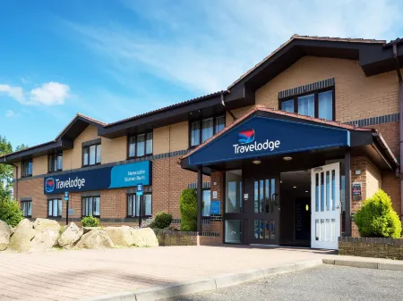 Travelodge Newcastle Seaton Burn Отели рядом с достопримечательностью «Azure Garden Centre & Cafe»