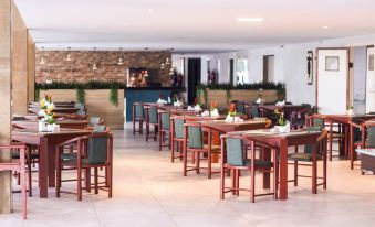 El Aram Beach & Convention