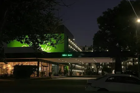 Glendale Express Hotel Отели рядом с достопримечательностью «Gallery Godo»