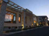 Calma Hotel & Spa Hotel dekat Cave Of The Dragon