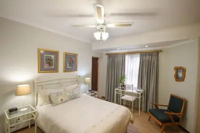 Old Oak Guest House Các khách sạn ở Kraaifontein