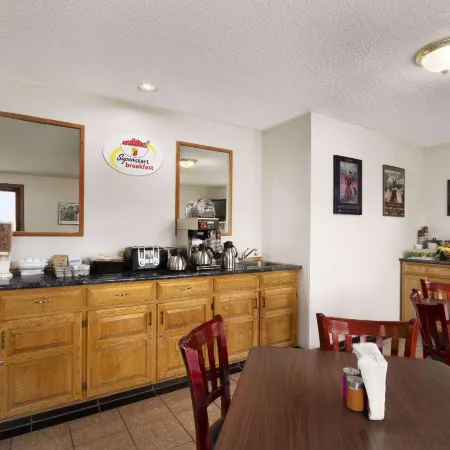Super 8 by Wyndham Williams Lake BC