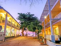 Ananda Villa Hotels near Mae Haad Beach