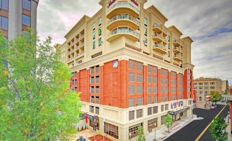 Hampton Inn & Suites Roanoke Downtown