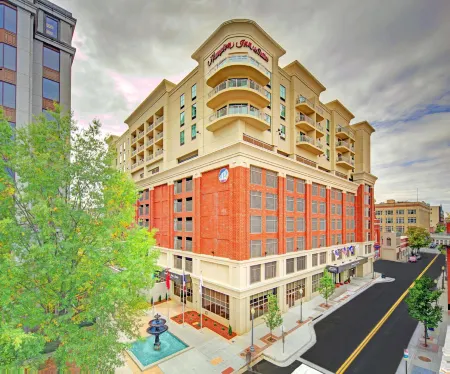 Hampton Inn & Suites Roanoke Downtown