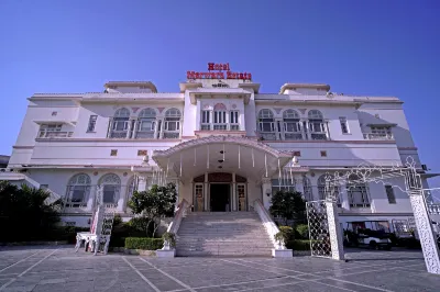 Hotel Merwara Estate- A Luxury Heritage Resort Hôtels à proximité de l'Sanctuaire d'Ajmer Sharif