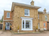 Beaufort Lodge - Central Location & Free Parking Hôtels à : Taunton