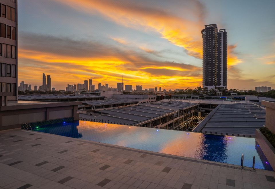 1. 오페라 호텔 사..