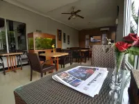 La Derra Hotel - parking