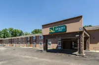 Quality Inn Chicopee-Springfield ホールヨークのホテル
