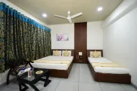 Crimson Park Shripriya-Nathdwara Hotels near Shrinath Swaroop Art
