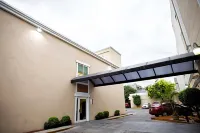 Hotel Plaza Calzada Hotels in 