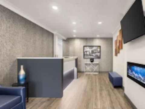 Super 8 by Wyndham Sarnia on Hotels in Sarnia