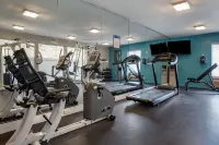 Best Western Plus Carlton Suites - Gym