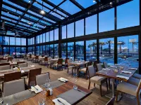 ヒルトン ガーデン イン イズミル バイラクル イズミルのホテル