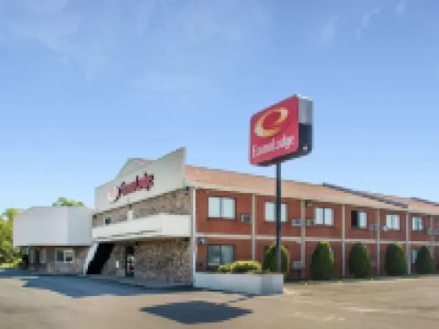 Econo Lodge Darien Lakes Hotels in Genesee County