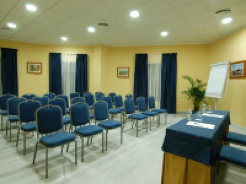 هوتل فيكتوريا بلايا فنادق في ألمونيكار