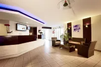 Kyriad Direct Perpignan Nord – Aéroport Hotel a Rivesaltes