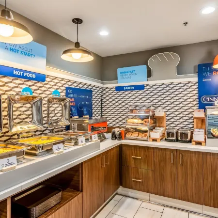 Holiday Inn Express & Suites CAMARILLO by IHG
