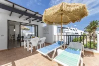 Apartamentos las Lilas Hotels near César Manrique Foundation