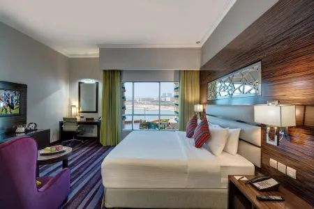 Vintage Grand Hotel