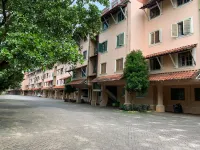 Lippo Carita Kondominium - Iwan 拉布安住宿飯店