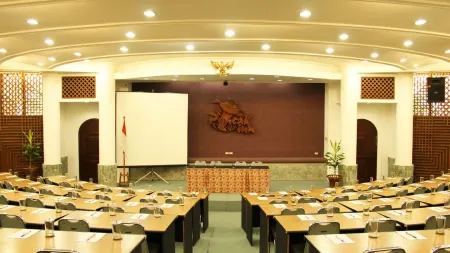 Puncak Inn Resort Hotel Отели рядом с достопримечательностью «Botanic Garden Cibodas»