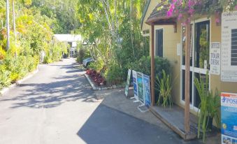 Mango Tree Holiday Apartments