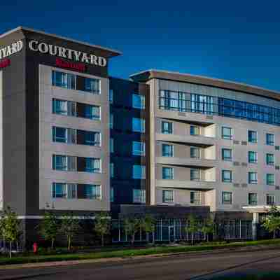 Courtyard Winnipeg Airport Hotel Exterior