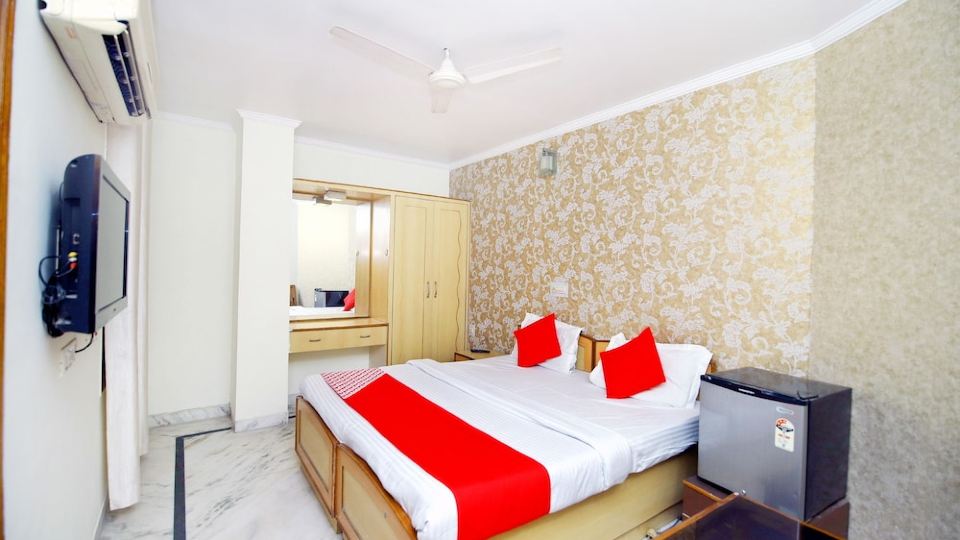 OYO 41618 Hotel Regency