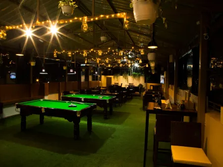 The Centrepoint Отели рядом с достопримечательностью «Inian Netlon-Netlon Mosquito Net for Sale OMR Sholinganallur Chennai»