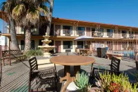 Studio City Court Yard Hotel فنادق في شيرمان أوكس