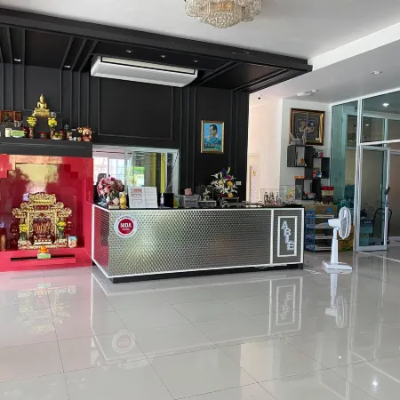 Able Resident Hat Yai Отели рядом с достопримечательностью «Thuad Saksit Khuandindam Trai Mongkol»