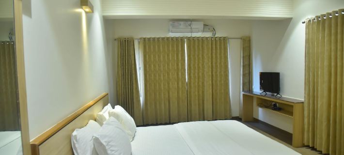 Sagar Sawali Grand Hotels in Ratnagiri