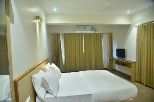 Sagar Sawali Grand Hotels in Ladghar