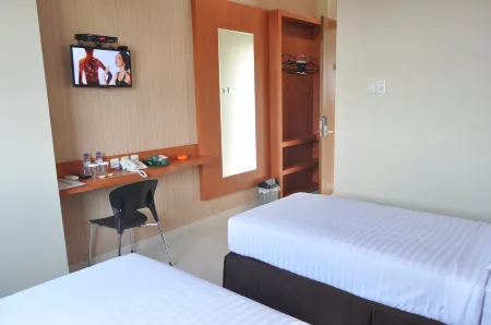 Hotel d'Ben Отели рядом с достопримечательностью «Monumen Panglima Besar Jenderal Soedirman»