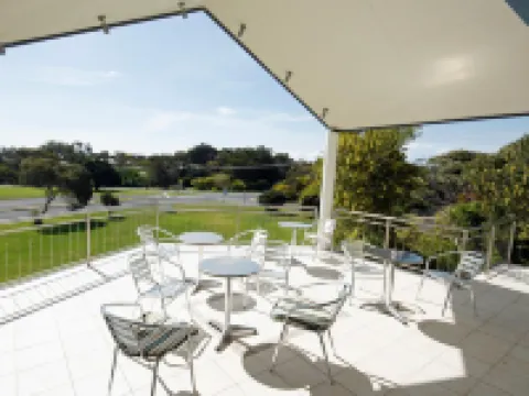 โรบทาวน์ มอเตอร์ อินน์ แอนด์ อพาร์ทเมนท์