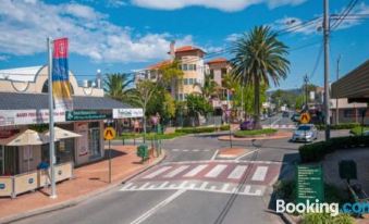 By the Beach - Waterfront Ettalong Beach