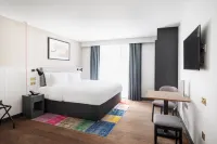 Staybridge Suites Brighton Hotels near Royal Alexandra Children's Hospital