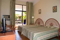 Club Amigo Carisol Los Corales Hotels near Museo de Historia 26 de Julio