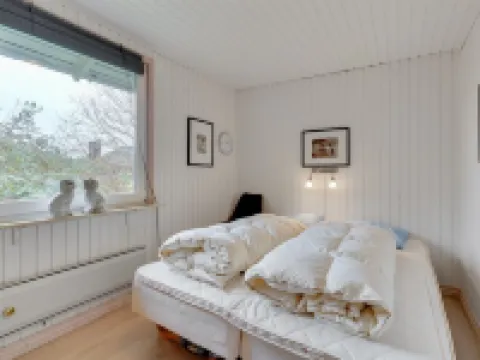 "Ursel" - 800m from the Sea