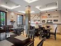 Lotus Garden Hotel by Waringin Hospitality Hotels in Mojoroto