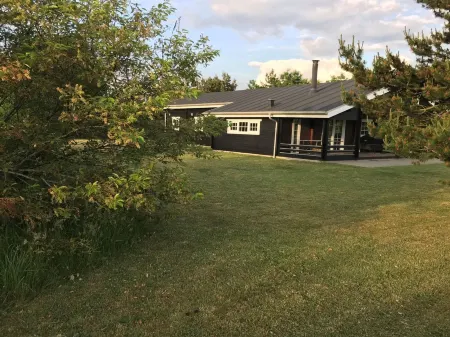 "Ulvi" - 300m to the Fjord