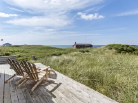 "Aaltje" - 65m from the Sea