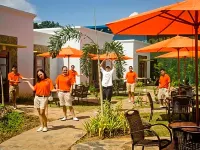Acacia Tree Garden Hotel Các khách sạn gần Bãi biển Pristine
