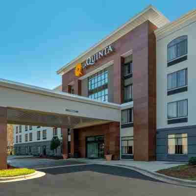 La Quinta Inn & Suites by Wyndham Raleigh Downtown North Hotel Exterior