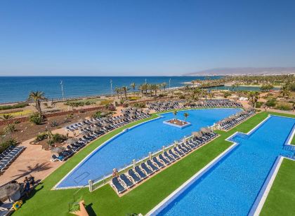 Cabogata Beach Hotel