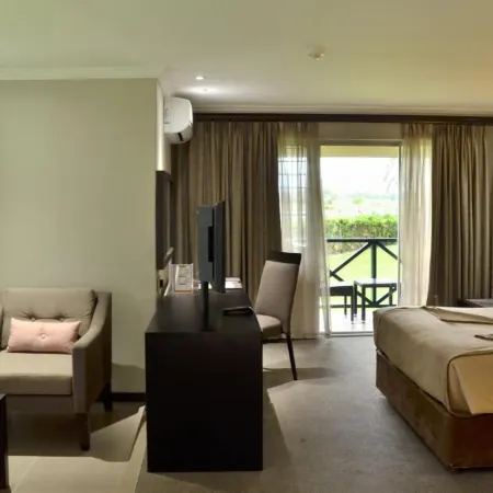 Cresta Riley's Hotel
