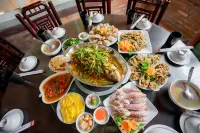 Khách sạn Moonlight Hotel - Mặt biển Hải Tiến Hotels in Hoang Hoa District