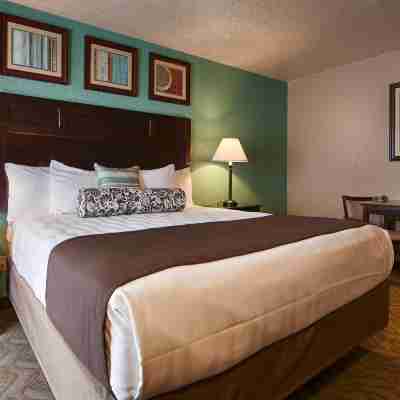 Best Western Plus Bayshore Inn Rooms